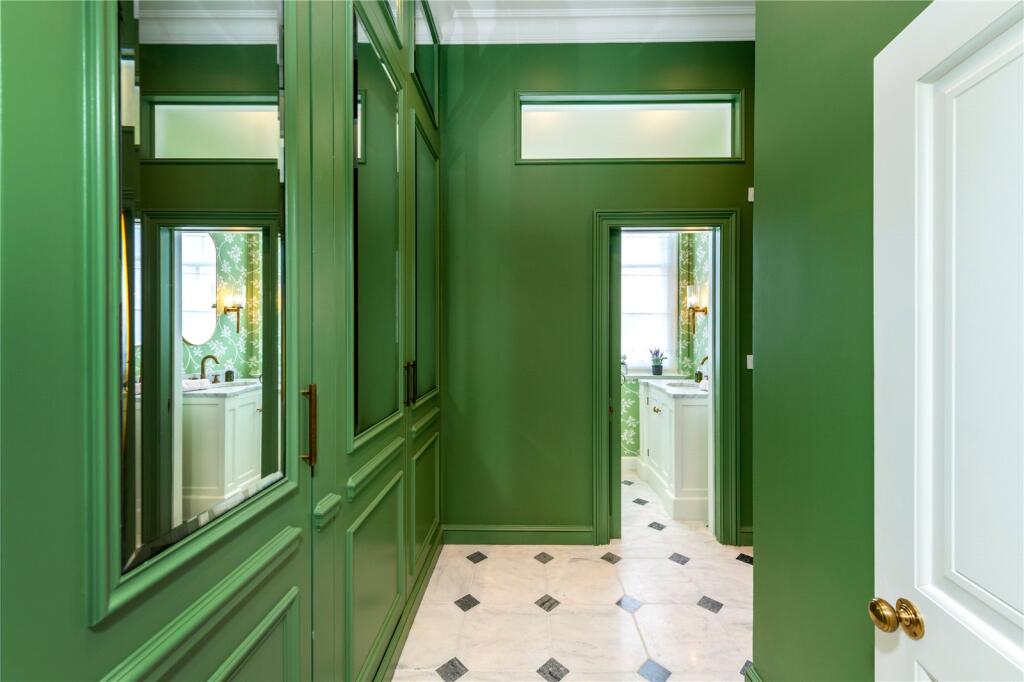 3 bedroom apartment for sale in Cumberland Terrace, Regent's Park, London, NW1